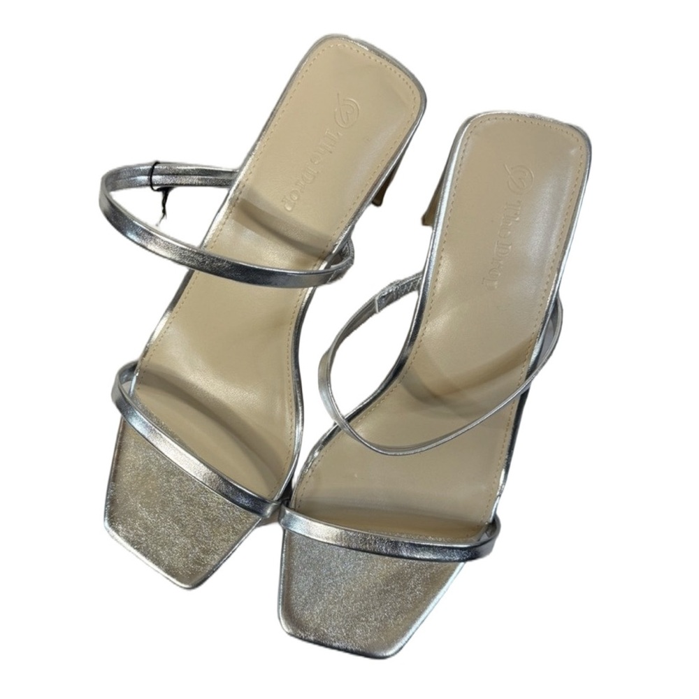 The Drop Avery Silver Dress Shoes. Size 10. NWT. Metallic Silver. Strappy